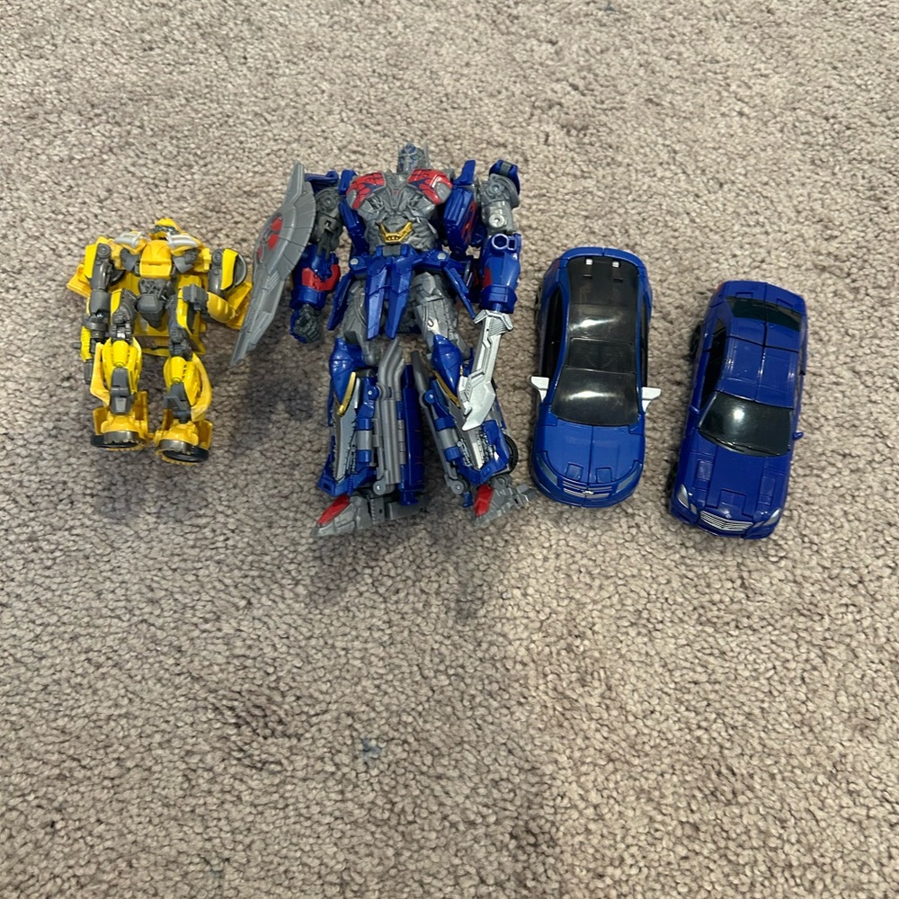 Transformers Dark of the Moon 

Optimus Prime, Bumblebe, Zolt and so on